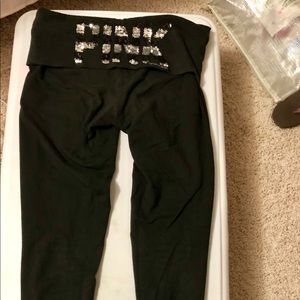 VS Pink yoga leggings XS. Full length